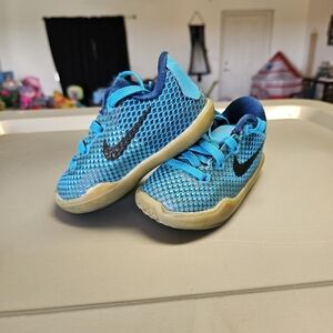 Nike Boys Kobe X Shoes Size 4C Blue Lagoon
